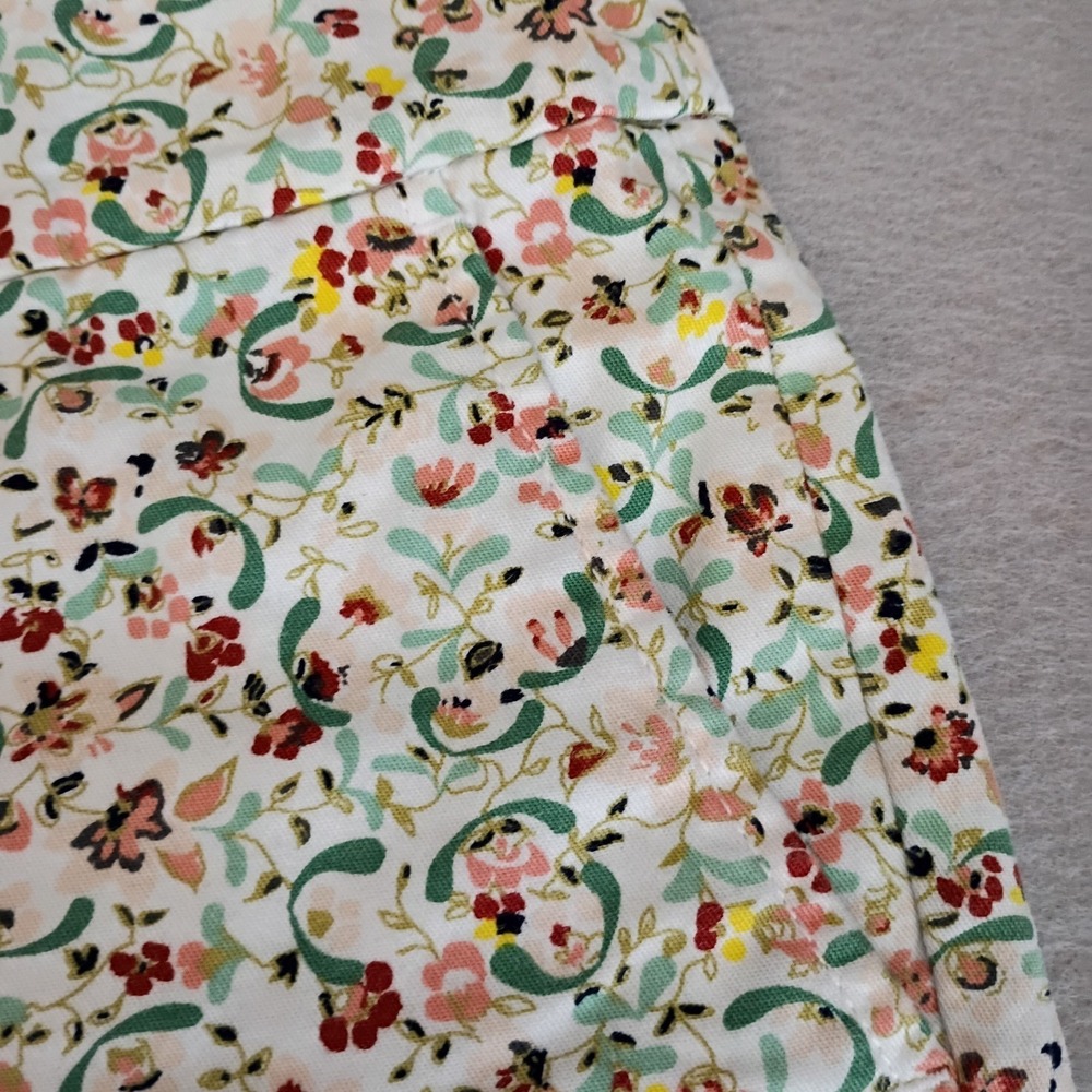 Ann Taylor LOFT Shorts 4 inch Chino Women Size 4 Floral Cottagecore Pretty - Picture 11 of 12